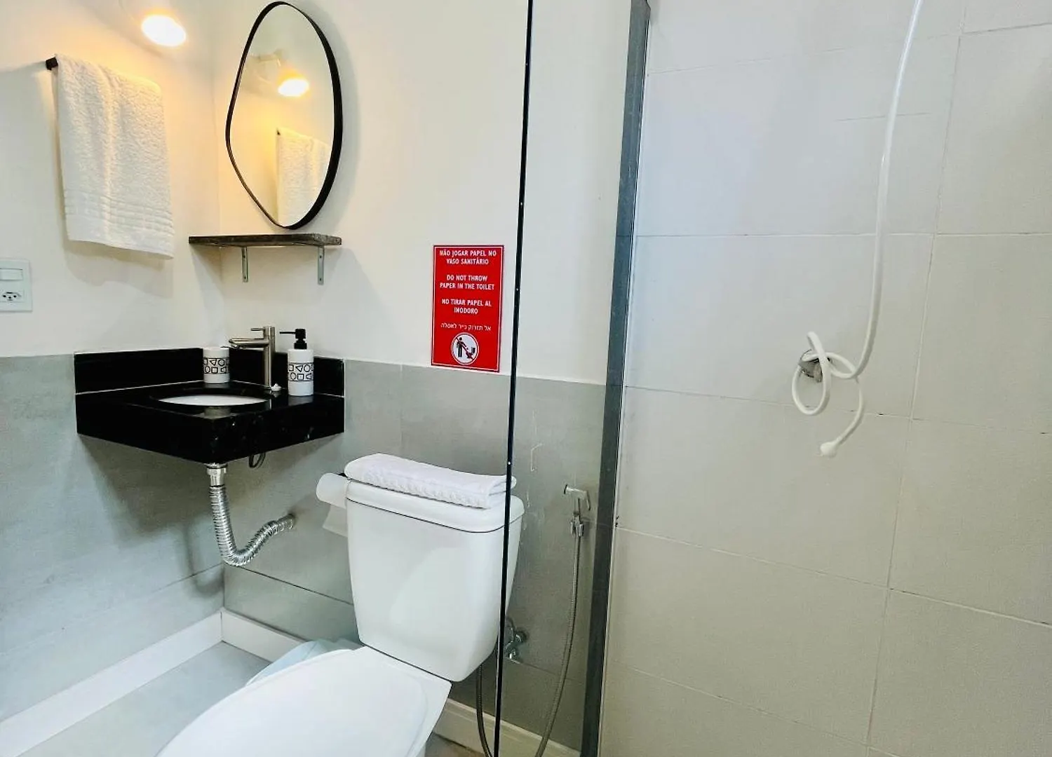 Apartamentos Charmosos Na Avenida Principal De Buzios
