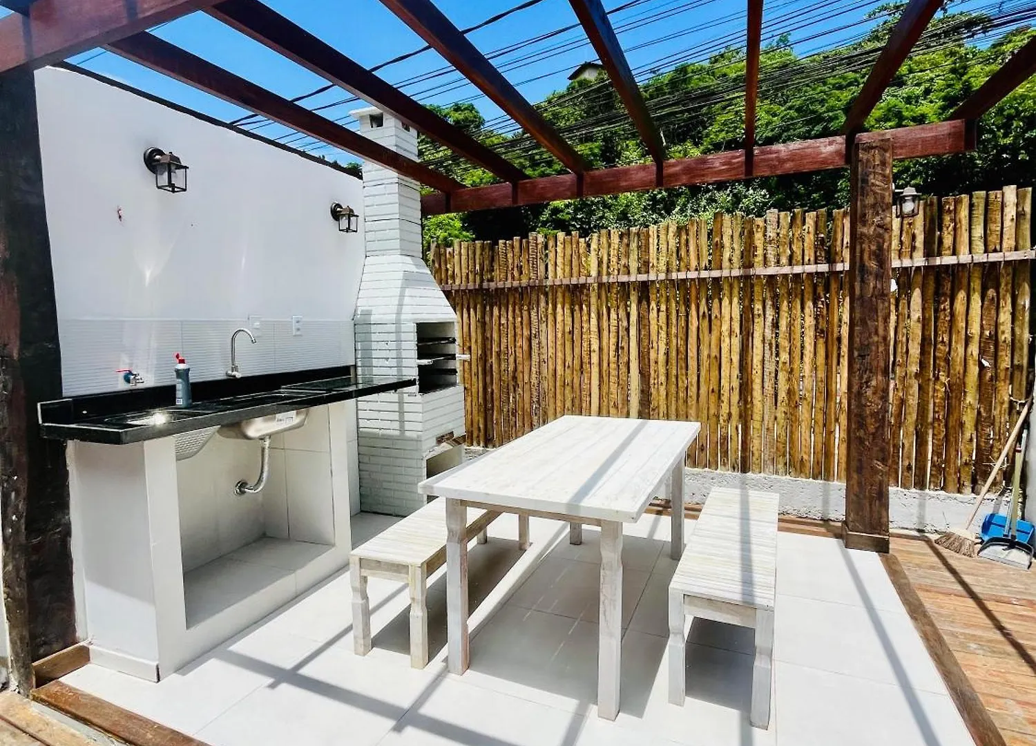 Apartamentos Charmosos Na Avenida Principal De Buzios